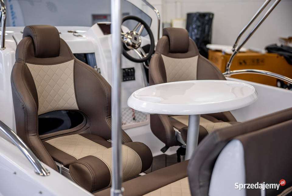 ŁÓDZ MOTOROWA KABINOWA TRIDENT 530 SUNDECK