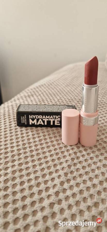 matowa szminka do ust z kwasem hialuronowym Avon Kraków sprzedam