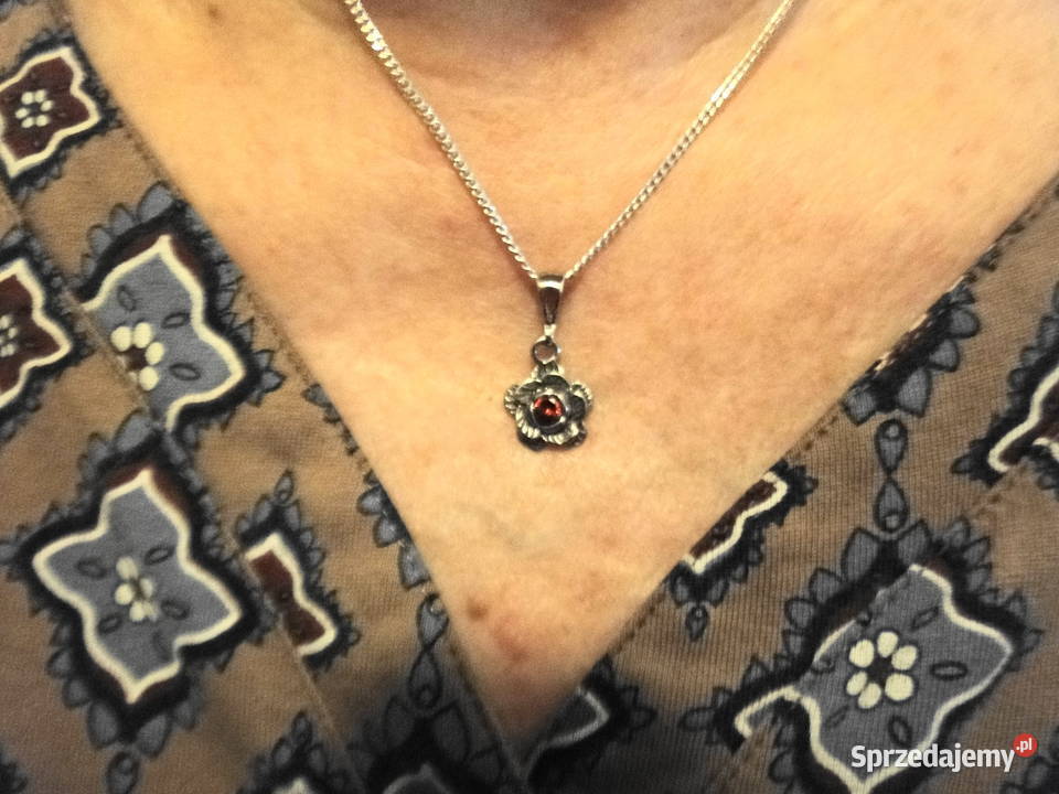 Śliczny naszyjnik srebro i rubinowa cyrkonia srebro