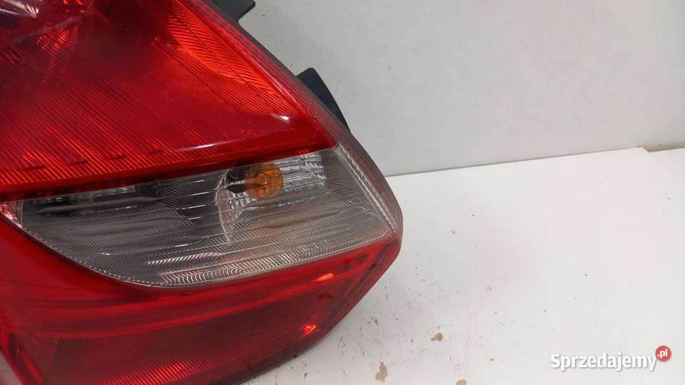 FORD FOCUS MK3 III KOMBI LAMPA TYŁ LEWA osobowe Zbierkowo