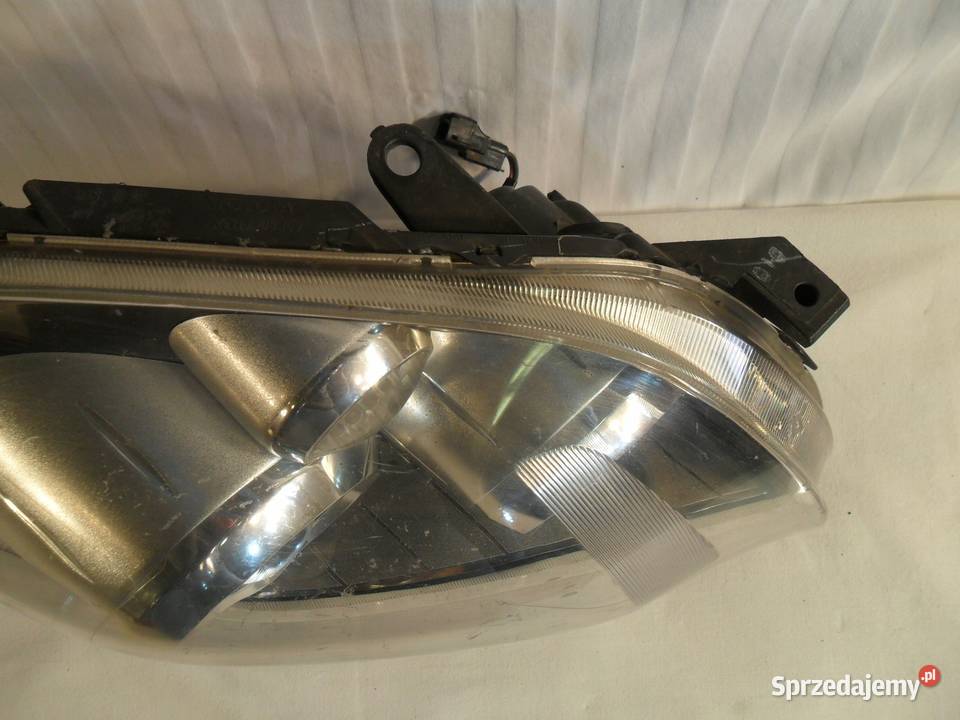 LAMPA PRAWY PRZÓD REFLEKTOR XENON EU TOYOTA Nowy Tomyśl