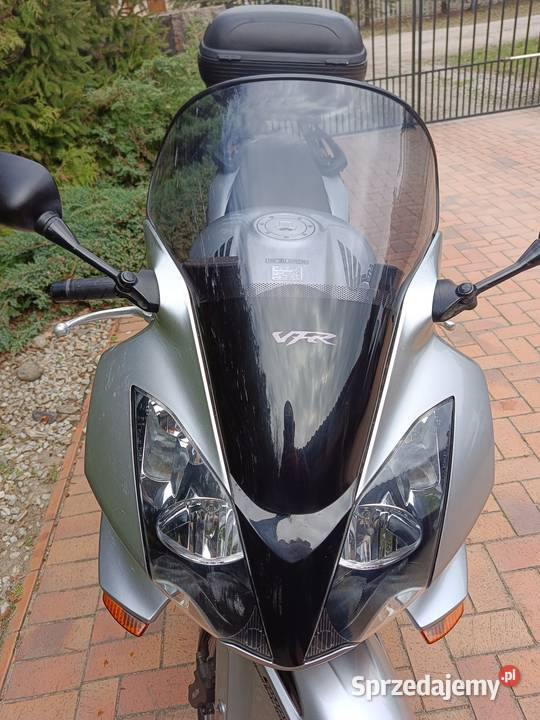 HONDA VFR 800 STAN PRZYGOTOWANA DO SEZONU nieuszkodzony sprzedam