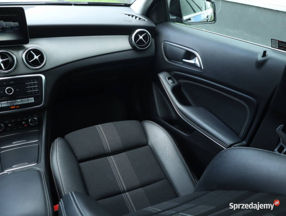 Mercedes GLA GLA 200 ASR (kontrola trakcji)