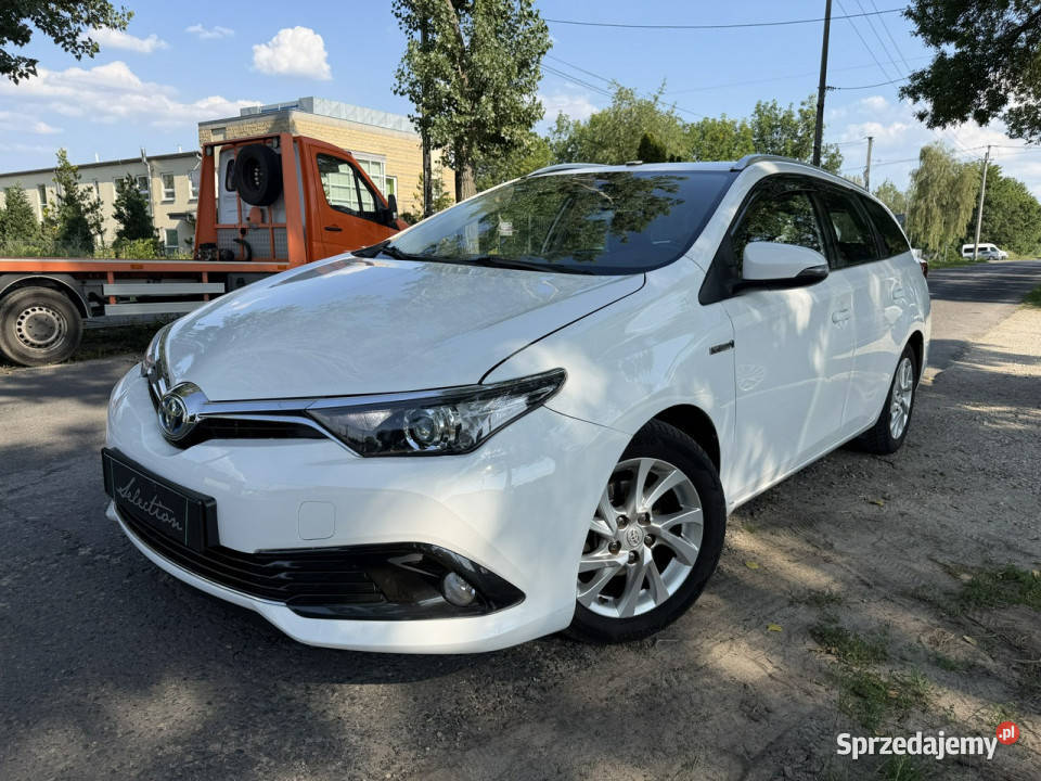 Toyota Auris 18 HSD 136 Serwisowany Kamera Ładny bluetooth Otwock Mały sprzedam