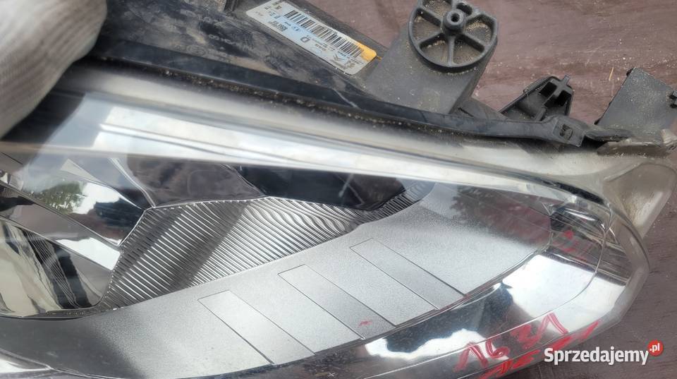CITROEN BERLINGO II III LIFT 2015 REFLEKTOR Lampy przednie sprzedam