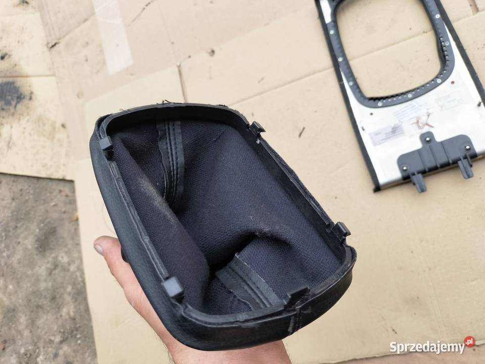 AUDI A6 C5 4B0864261 RAMKA MIESZKA MIESZEK GAŁKA osobowe