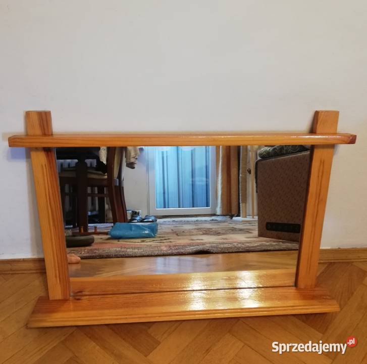 Lustro łazienkowe w drewnianej sosnowej ramie z mazowieckie