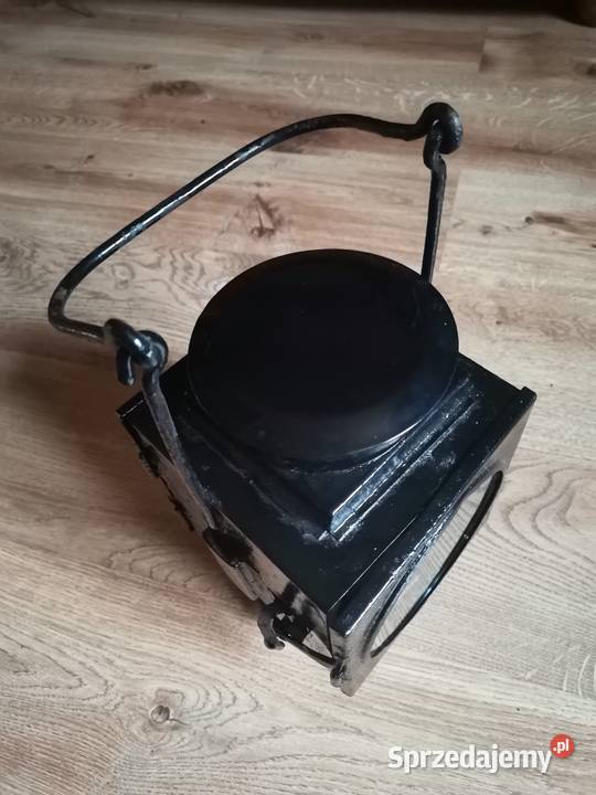 Stara lampa kolejowa na nafte małopolskie Kraków