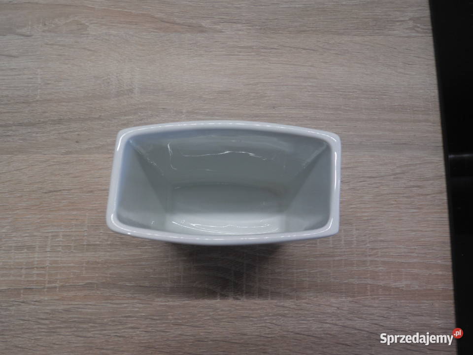 Porcelanowy wazonwazonik motyw jeżyny