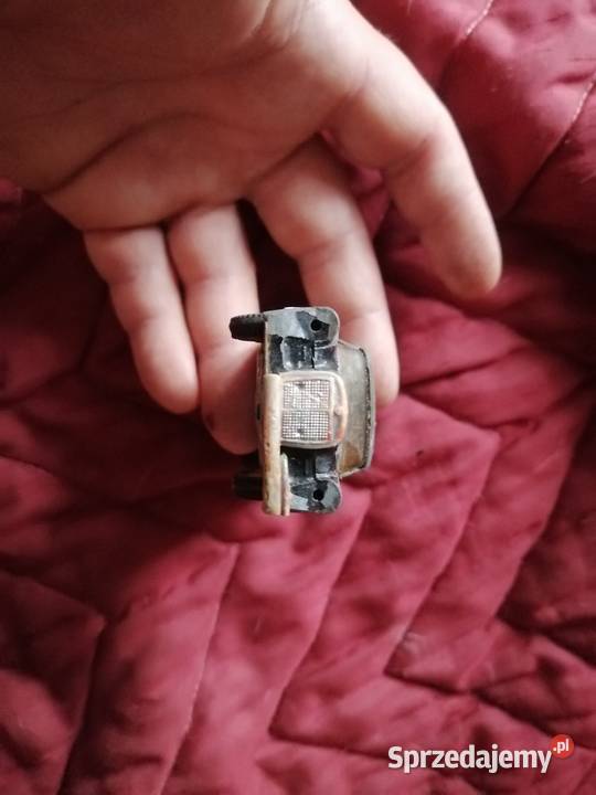 stary kolekcjonerski samochód zabawka dolnośląskie