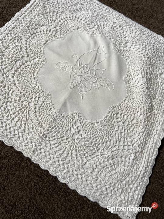 Poszewka szydełkowa haftowana Dekoracje i ozdoby Zabrze sprzedam