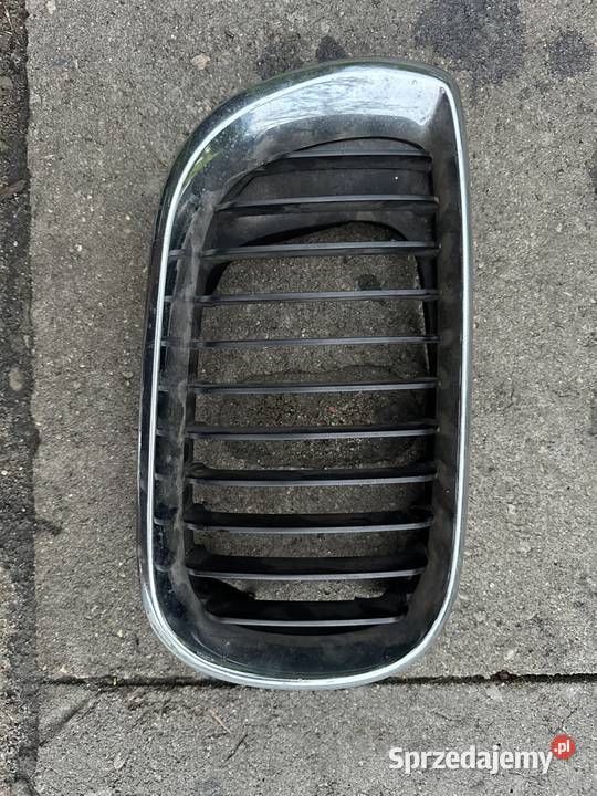 BMW X3 E83 przedlift Grill Atrapa Nerki oryginał Atrapy pomorskie sprzedam