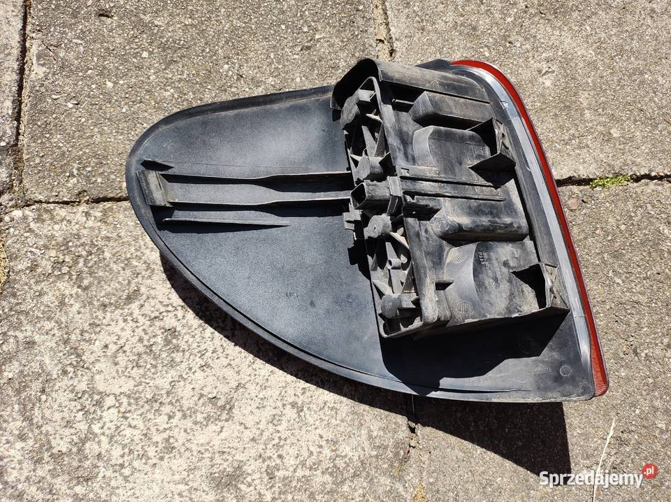 Chrysler Voyager IV lampa prawa tył tylna tylnia lampy tylne Chodzież