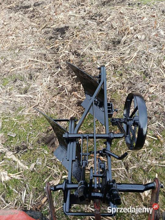 Pług polowy dwuskibowy nieuszkodzony Radgoszcz