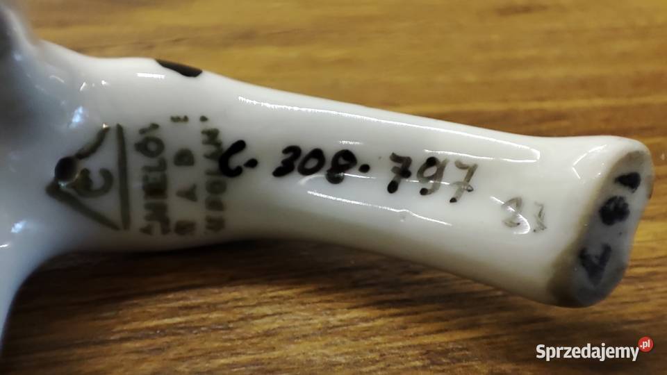 Porcelanowa figura Żyrafa Ćmielów projekt Hanny Bydgoszcz