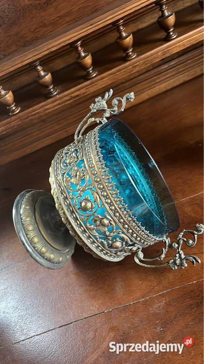 Cukiernica na stopie plater z kobaltowym szkłem Gdańsk