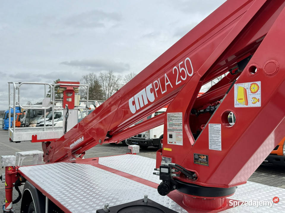 Nissan Cabstar Podnośnik Koszowy 25m CMC PLA 250 centralny zamek Widełki