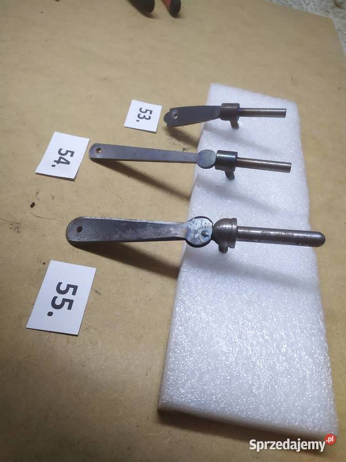 Okucia zabytkowe gałkizawiasy narożniki koniki