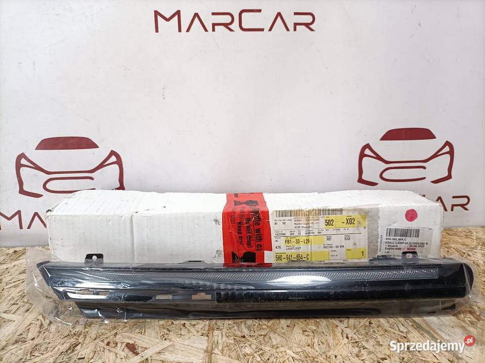 VW GOLF VIII 8 LAMPA DRL LED ATRAPY GRILLA PRAWY osobowe Pleszew