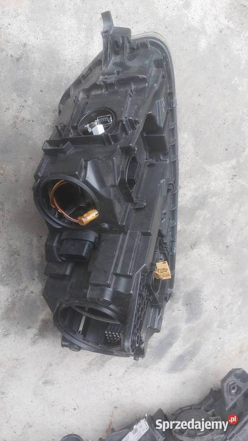 REFLEKTOR LEWY LAMPA PRZÓD XENON EU 5E1941015B sprzedam