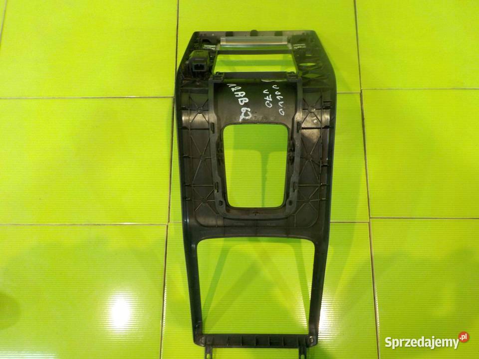 VOLVO V70 III 08r ramka tunelu srodkowego osobowe Suków