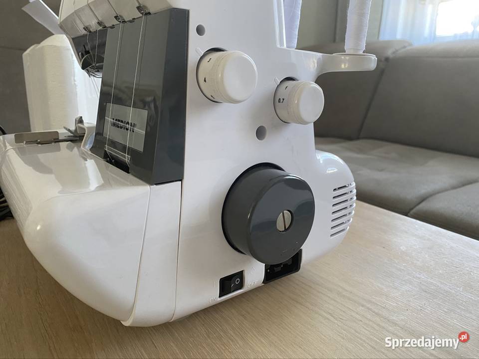 Maszyna do szycia Overlock Deszczno