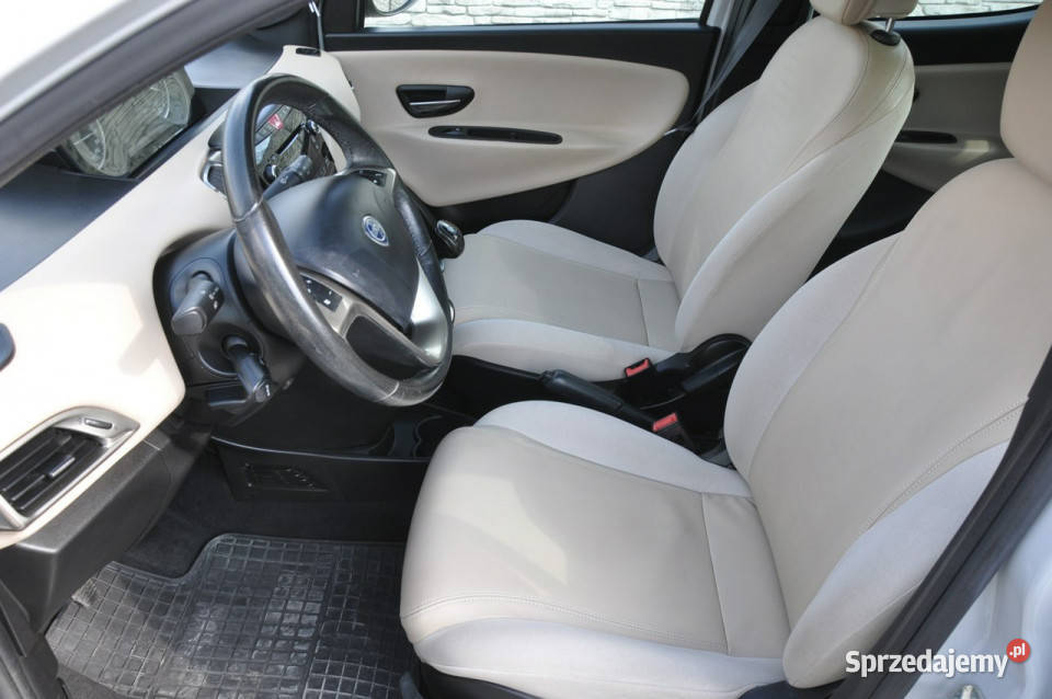 Lancia Ypsilon 12 70 Full Szyberdach Skóra Dąbrowa Górnicza