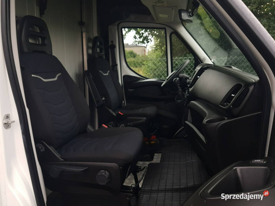 Iveco Daily KONTENER NISKOPODŁOGOWY 444x223x242 śląskie Poręba sprzedam