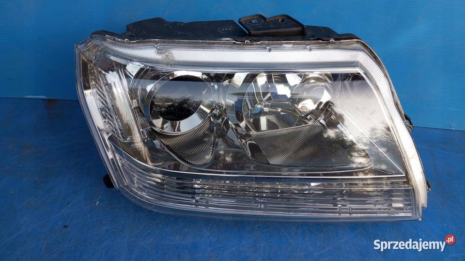 LAMPA PRAWY PRZÓD XENON SUZUKI VITARA II 0814 osobowe Nowy Tomyśl