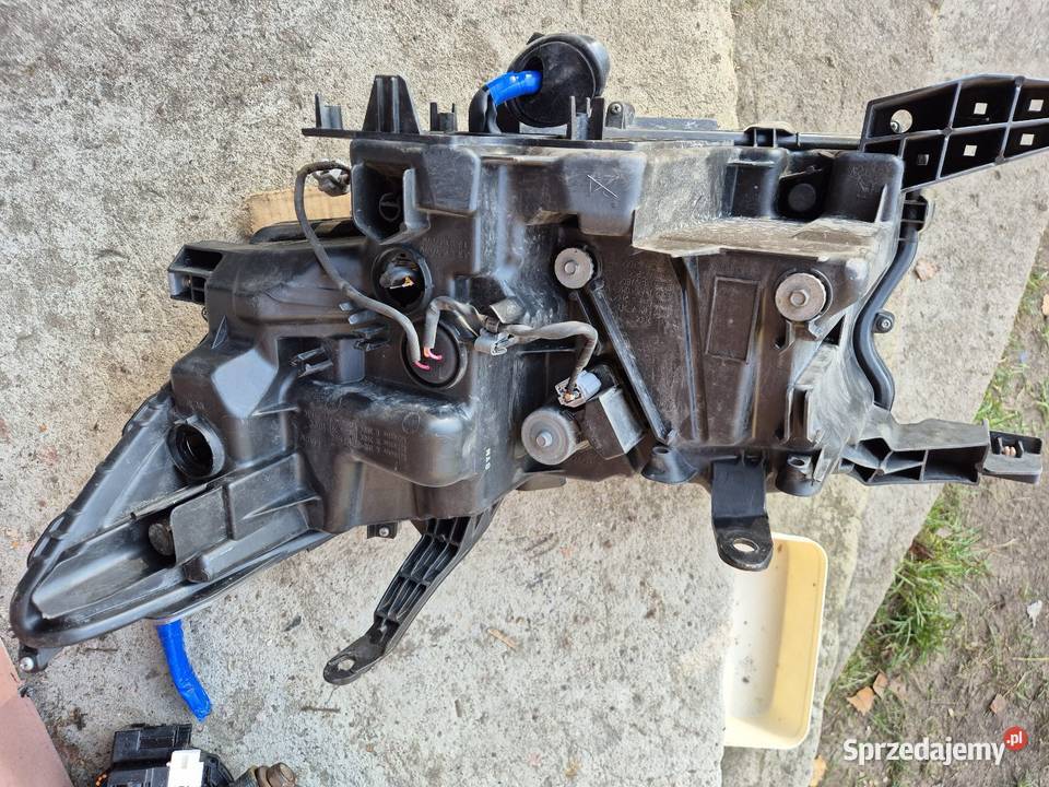 Toyota Land Cruiser J150 Lampy przednie Oświetlenie