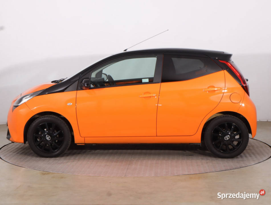 Toyota Aygo 10 VVTi światła przeciwmgielne