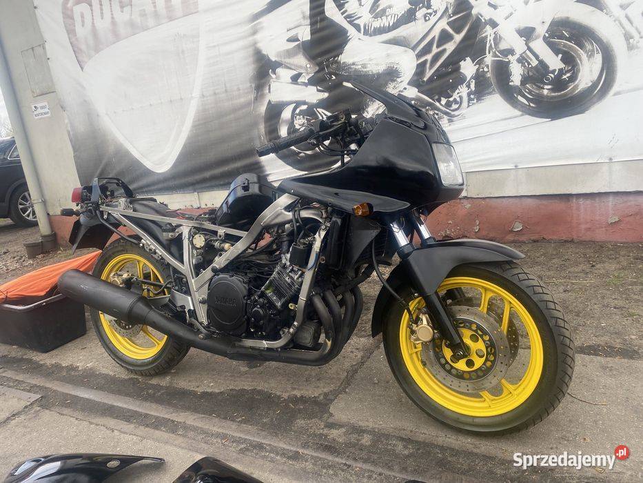 Yamaha FZ 750 koła silnik boczek lampa czasza