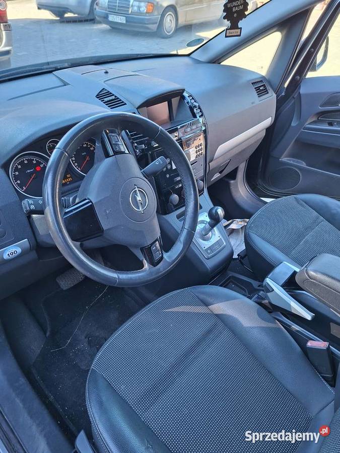 Opel Zafira 18 benzyna niski przebieg automat 7 Zafira Ostrowiec Świętokrzyski
