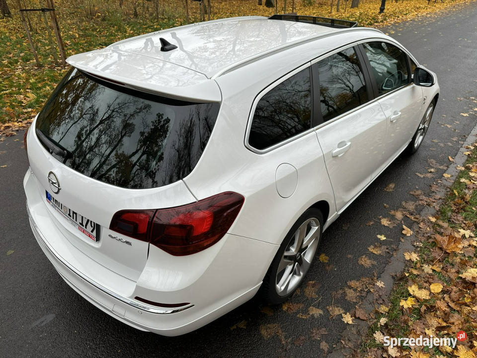 Opel Astra OPC Sport Tourer 16 CDTI 136 2014r Józefkowo