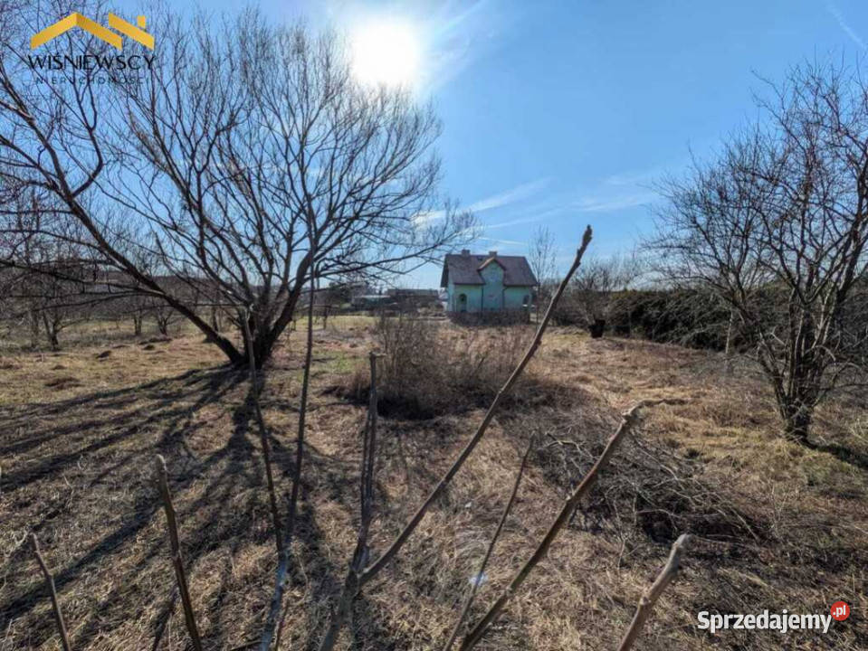 Działka budowlana z widokiem na zamek Mareza utwardzona