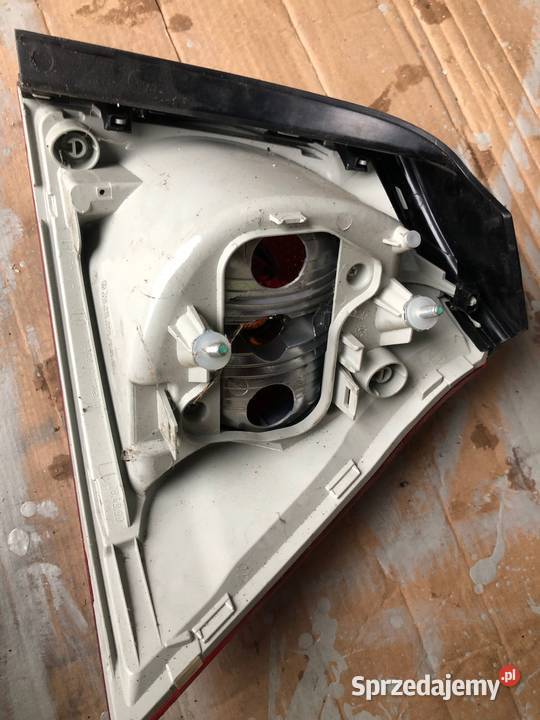 Volkswagen Golf V LAMPA LEWY TYŁ 1K6945095N osobowe Gogolin