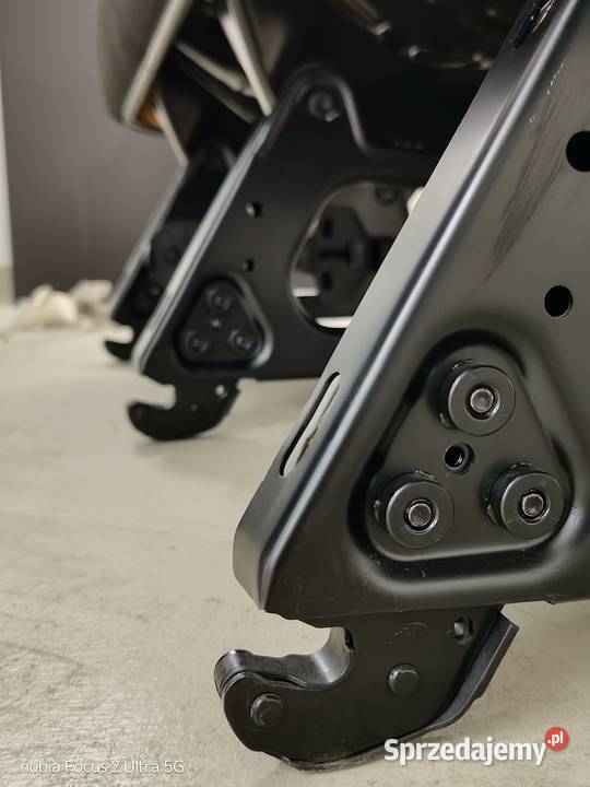 Tylną kanapą Ford Tourneo Custom Fotele i kanapy Ostrów Wielkopolski