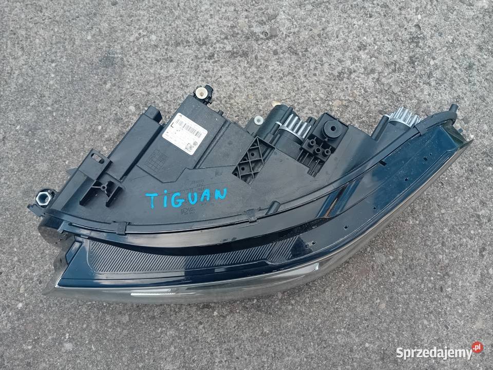 VW Tiguan II Lift IQ Light reflektor lampa lewy Przeźmierowo