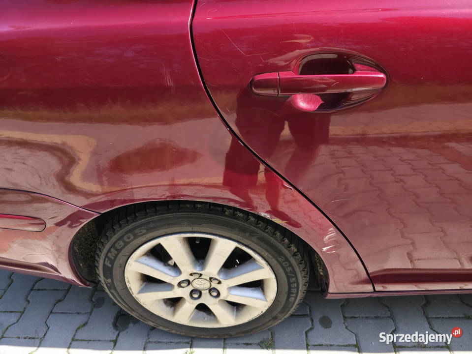 T25 sedan 20 D4D 116 2004 realny przebieg Avensis Bydgoszcz