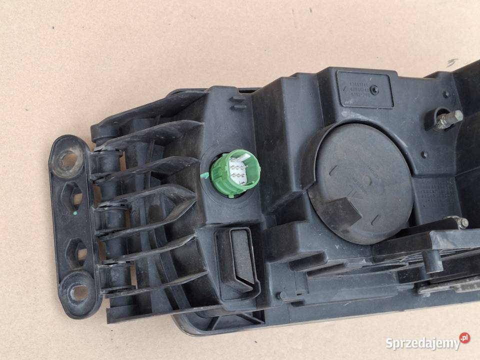 IVECO STRALIS EUROCARGO REFLEKTOR PRAWY LED ciężarowe Bieleń