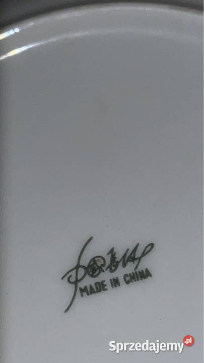 Talerzyk deserowy Sygnowany Made in China