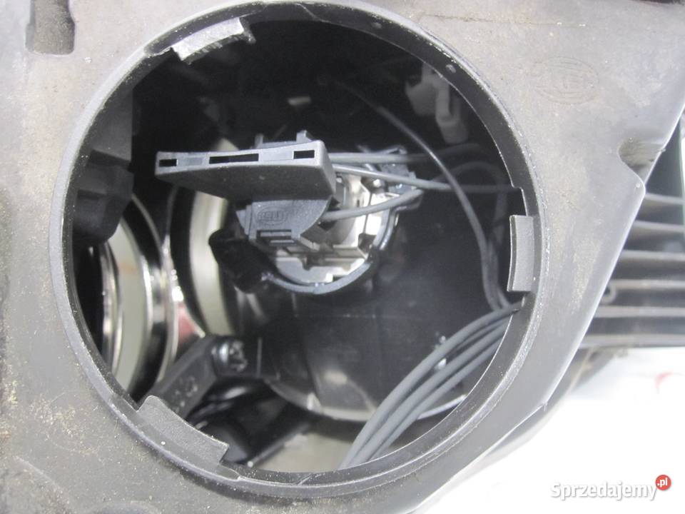 MERCEDES CLS C219 07r lampa prawa przód