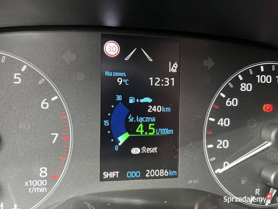 Toyota Yaris 10 benzyna 72 2021 Przebieg 21000 sprzedam