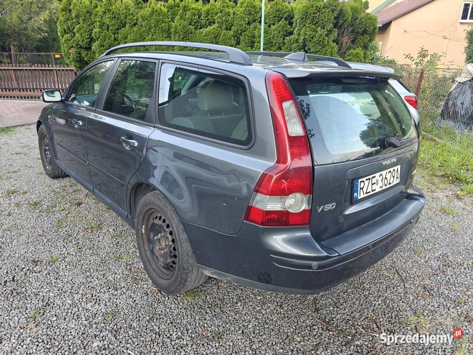 Volvo V50 20 d 136 do poprawek lakierniczych Rok produkcji 2005 Łańcut