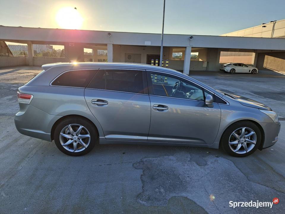 Toyota Avensis t27 20 D4d 2010r Salon Lublin