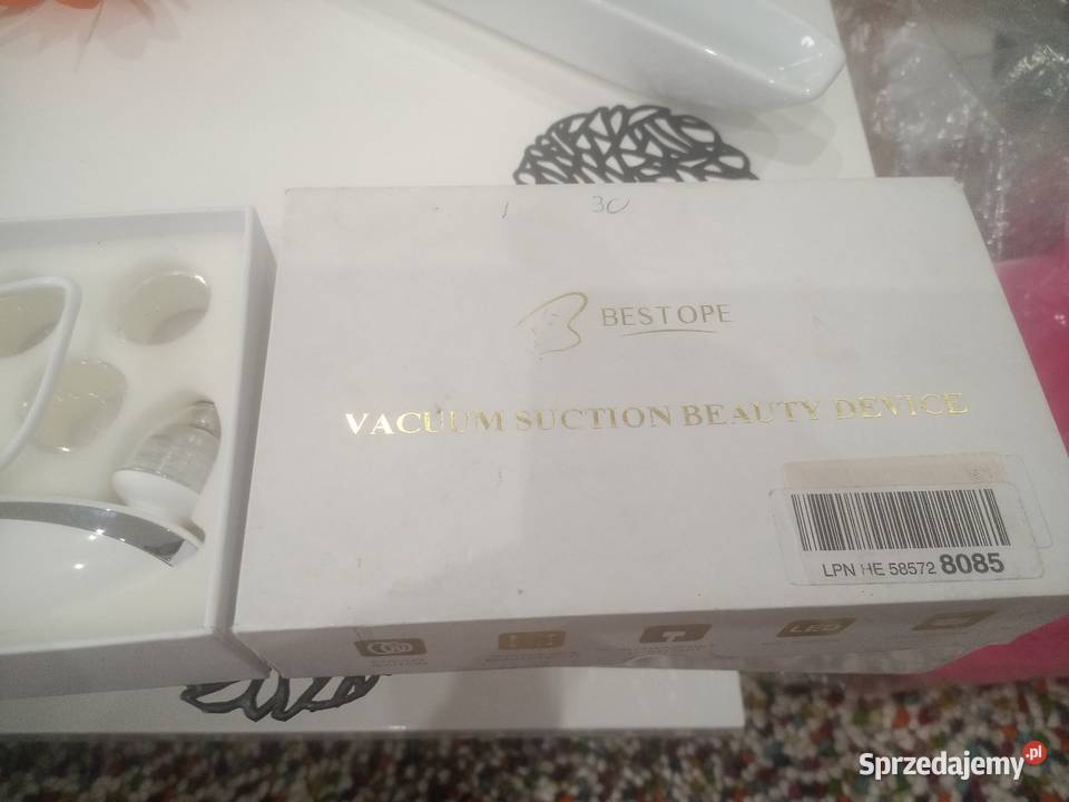 Urządzenie do oczyszczania twarzy z porów Błaszki