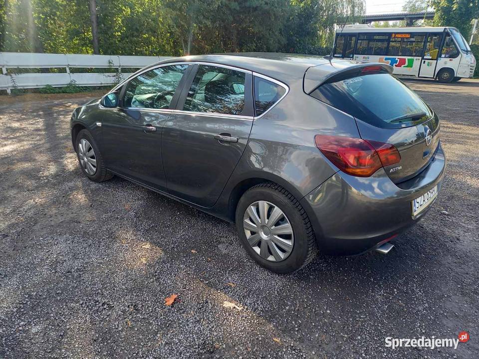 Opel Astra J Zadbany Krajowy Niski przebieg sprzedam
