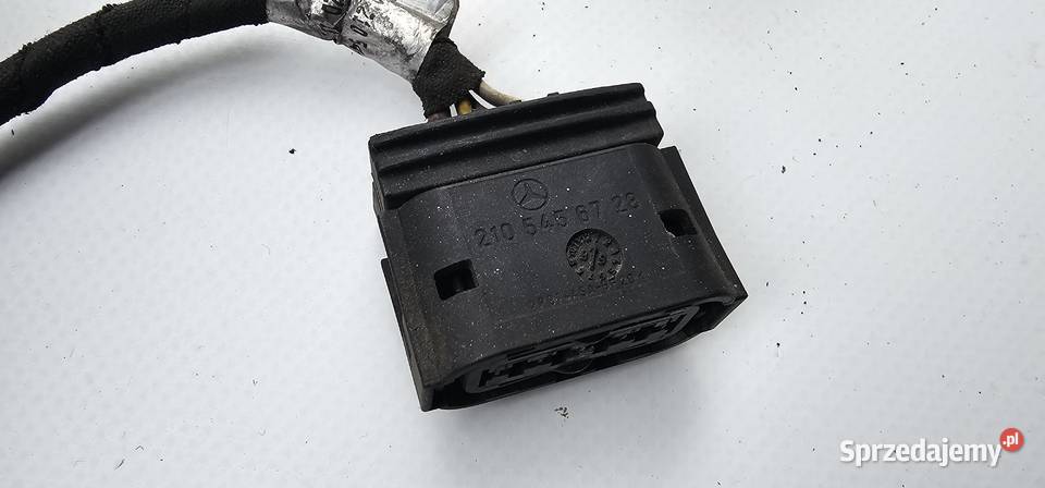 Przewód wtyczka lampy mercedes w210 2105456728 osobowe sprzedam