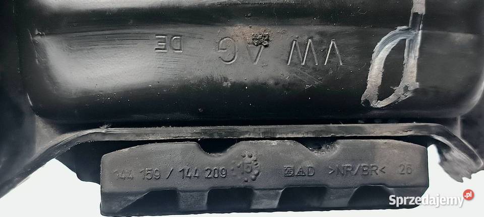 PODUSZKA SILNIKA VOLKSWAGEN PASSAT B8