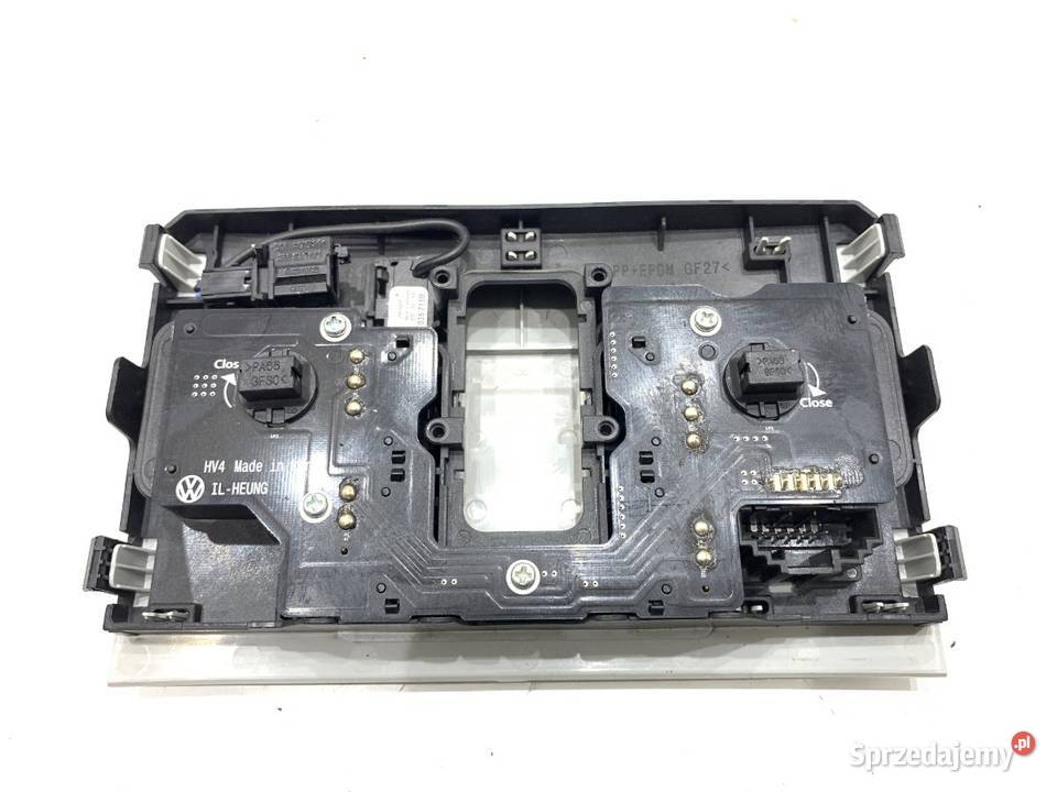 LAMPA SUFITOWA VW GOLF VII 3B0035711B Hatchback sprzedam